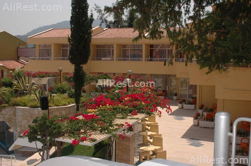Elegan Garden Hotel 3